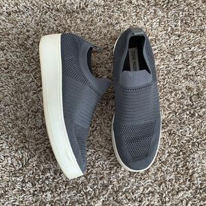 Steve Madden Beale Grey!!